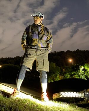 Defconn Instagram - 야간에 타는 MTB는 꿀맛!👍🚵‍♀️
#mtblove