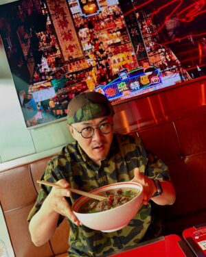 Defconn Instagram - 청담동 bape에서 샤핑하고 2층에서 밥먹음
족발 도삭면!! 국물은 진하고 도삭면 식감도 쫄깃!
#금동산청담 #맛점