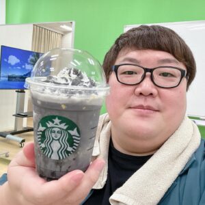 Dekakin Instagram - M-1の二回戦突破に向けてNON STYLE石田さんに漫才のダメ出しをして頂きました!!!

最後まで諦めず頑張ります!!!💪