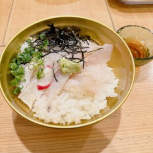 Dekakin Instagram - 初めての島根県の写真です!!!
島根県出身のYouTuberロシアン佐藤さんがいたるところにいました!!!🍙