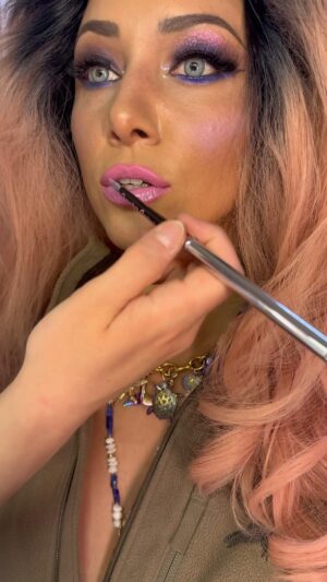 Delphine Wespiser Instagram - Elle s’est fait attendre … 🧜🏻‍♀️ 
RDV ce samedi 🤣✨✨