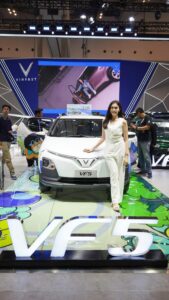 Actress Denira Wiraguna HD Instagram Photos and Wallpapers August 2024