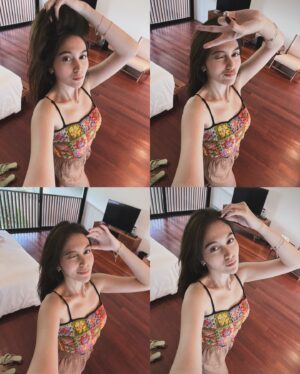 Denira Wiraguna Instagram - 🤏🏻🌴🌞