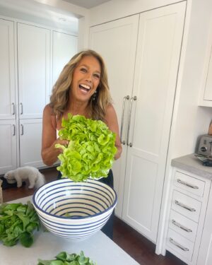 Denise Austin Instagram - Happy Sunday everyone!!! I hope you all had an amazing weekend and time to recharge for the week ahead!!! I am feeling so grateful to have had a weekend away with my hunny bunny and dear friends! I love being on the east coast during summer…it is my favorite time!!!! Love you all…xoxo