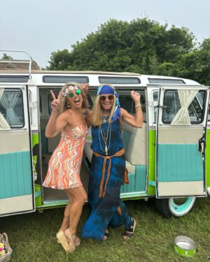 Denise Austin Instagram - Having the BEST time in Nantucket!!!! From celebrating my dearest friends who chaired a wonderful fundraiser for rescue dogs @nishanimals with a sold out event called WoofStock to wonderful beach days and walks!!!! Thank you @youcoulddiefromthat and @suzyqmcc!!!!! Enjoying life to the fullest!!!
Xoxoxo