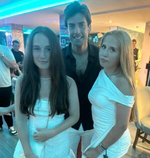 Denise Van Outen Instagram - “Gracias!” Summer24🇪🇸 Marbella & La Cala De Mijas .
Love you Betsy & Milly , best company 🫶🏼. 
@olivias_la_cala (Thank you @elliottwright_ & @sadiestuartx 🤍) 
@discoliscious 🪩 
@miraflorestennis 🎧
@djandyrollings 
@pioneerdjglobal ☀️