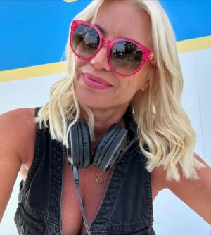 Denise Van Outen Instagram - @happyplaceofficial FESTIVAL Chiswick🌞DJset 🎧
Love this wellness festival created by @fearnecotton and her team. Lovely day with lovely people ❤️. If you’re lucky enough to go tomorrow you’ll love it! 
Check out @circussigns (one of my favourite stalls 🎪 )