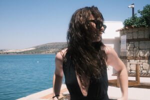 Deniz Işın Instagram - Abla hristiyan mısın?