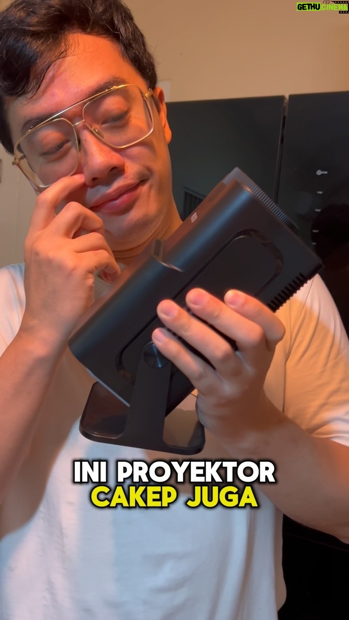 Dennis Adishwara - 224 Likes - Harganya kisaran sejuta, tapi lumayan juga #projector #videoprojection #videogames #nintendoswitch #xbox #steam