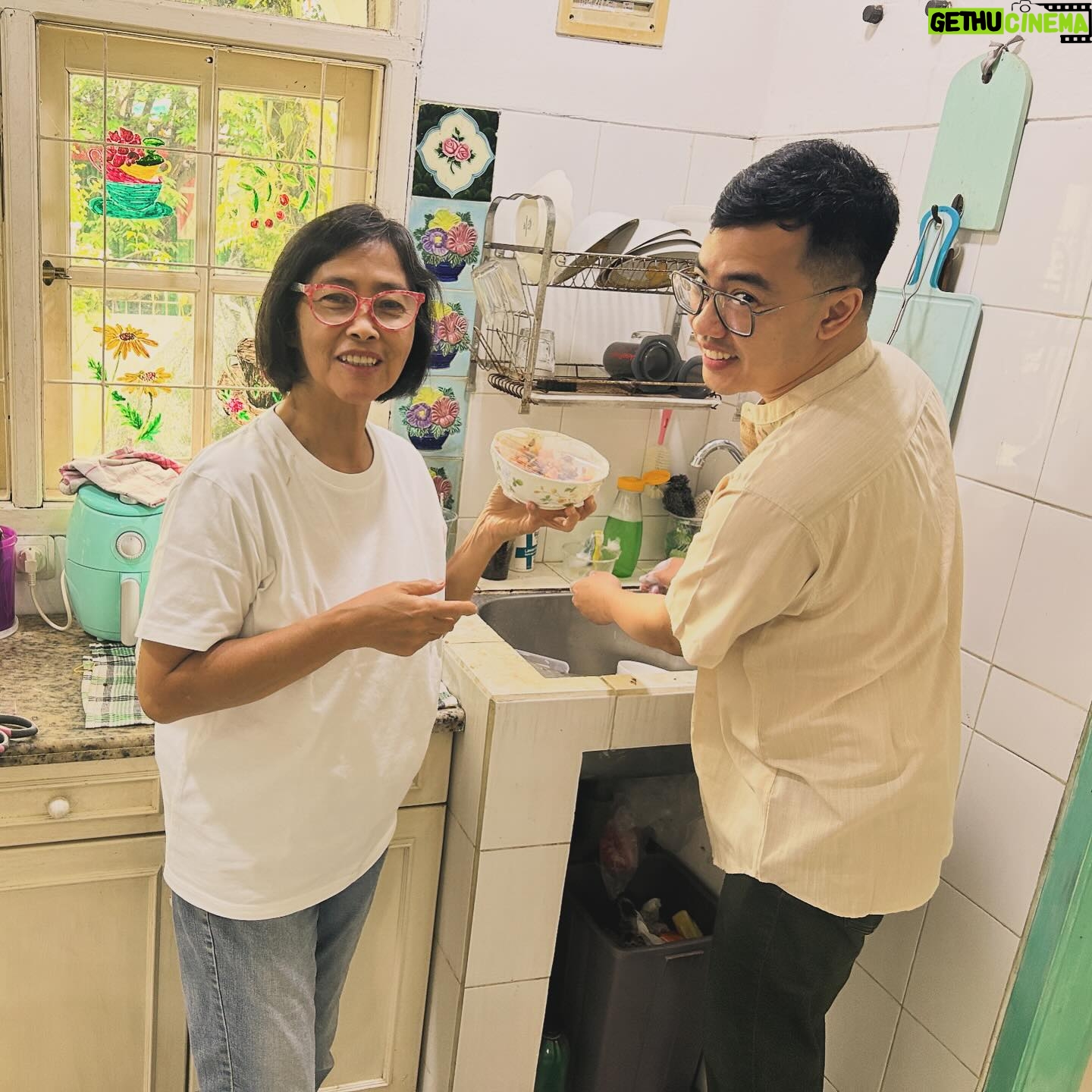 Dennis Adishwara - 666 Likes - Selamat Merayakan Lebaran! Mohon Maaf Lahir Batin!
Senang banget bisa family time di perayaan kali ini.