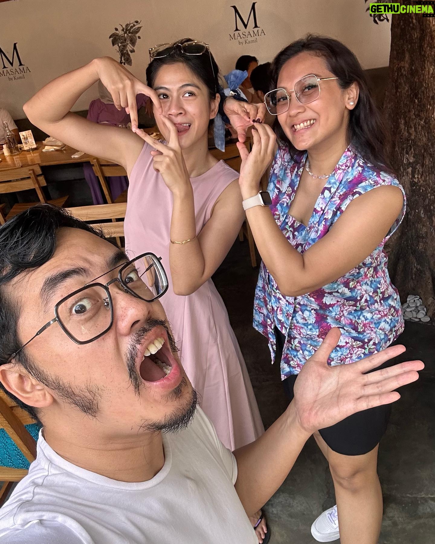 Dennis Adishwara - 358 Likes - Selama hampir sebulan terakhir bersama mereka
Demi sebuah karya berjudul #Kiblat yang akan rilis tahun 2024.
Terima kasih sudah mengajak saya di dalam project ini.
Semoga bisa berkarya bareng lagi lain kali.
Btw ini belum semuanya, karena foto bareng pemeran lainnya belum ada yang masuk kategori spoiler free! Sabar ya, saya mau minta panitia dahulu.
