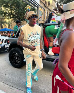 Dennis Rodman Instagram - Happy Pride 🌈 

#pride #love #gaypride #gaypridemonth @yellayella409