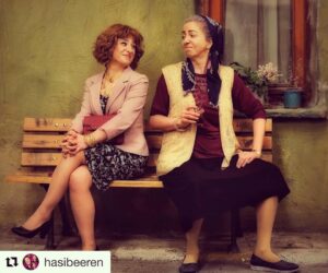 Derya Karadaş Instagram - #Repost @hasibeeren with @get_repost
・・・
Sevgi- nefret ilişkimiz resim gibi Dirya’m 💖  @jetsosyete_tv #safiye #şennur 📷 @doktor
Hasibeemm❤️🌺