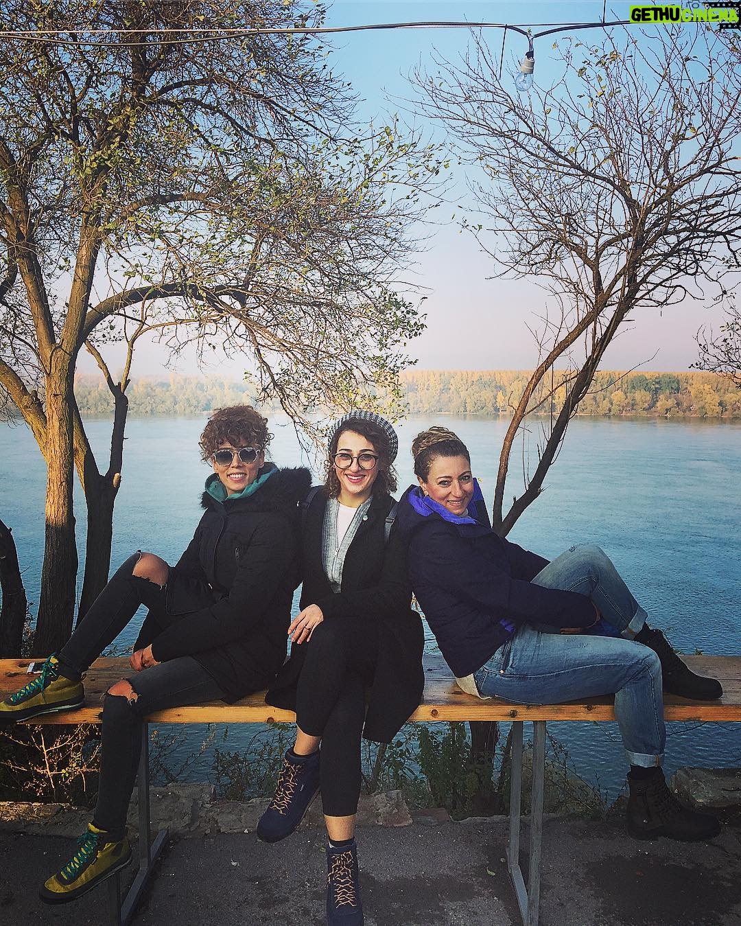 Derya Karadaş - 5.2K Likes - Tuna nehri foto👉🏻 @simgeimu