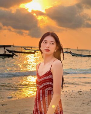 Desy Genoveva Instagram - “Vibesnya wanita kurir banget”