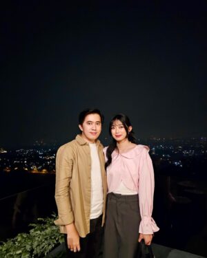Desy Genoveva Instagram - Feel so blessed, Merry Christmas 🎄🩷🤍
#Christmas #thankgod #27th #birthday
