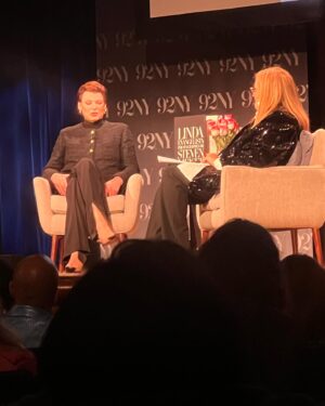 Detox Instagram - Last night I got to meet one of my lifelong idols @lindaevangelista at her conversation with the legendary @fernmallis! She was enigmatic, lovely, engaging, decadent, radiant, inspiring, and as hypnotically captivating as ever. An icon. A vision. Had to pay a lil tribute wearing @manfredthierrymugler/ @muglerofficial & this Too Funky hair gifted to me by @theladyhyde from @wigsandgrace! Thank you for such a fab evening @ginagaran! And thank you, Linda! For everything!!!

Thanks for the cheeky pics @mrchunkyexpress!!!!
