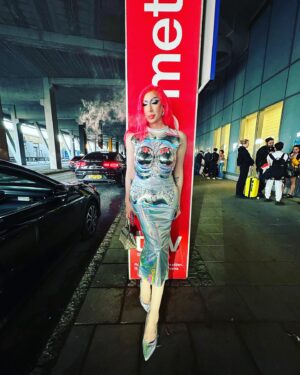 Detox Instagram - Jessica Rabbit does Stockholm Pride 3023

Custom Hair: @nathanjuergensen 
Armor: @slickitup 
Dress: @mewmewsofficial