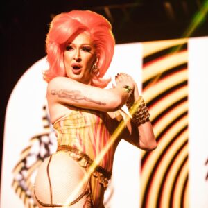 Detox Instagram - Lil throwback to last week in Chile with sisters old & new! Thanks for taking such great care of us @lemonlab_!!!!!! Te amo!! 🇨🇱 

Stills: @area_gris 
Action: @diegoescap