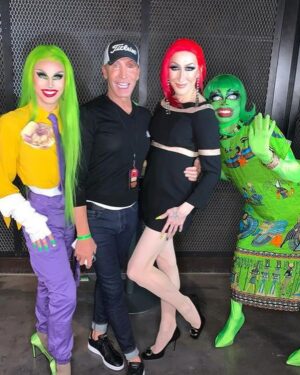 Detox Instagram - When @sassy_devine first introduced me to @hvnlykvnly_ he gave me a weekly/basically nightly gig at @pulseorlando where I was a cigarette and candy girl. Ironically fitting that the last time we saw each other he came to see Sassy & I at a gig in Brooklyn and sent me the picture on slide 3 of, yup. A candy girl. 🥺🥹🥰😭