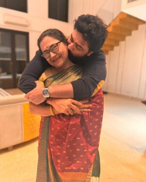 Dev Instagram - I don’t believe in next life..But if at all it exists, be my Maa in all my lives..❤️
