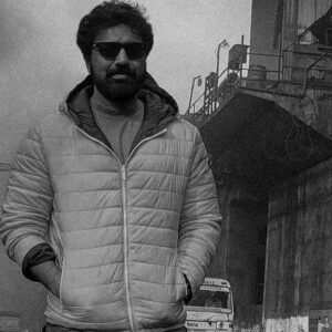 Dev Instagram - In Khadaan for #Khadaan

Inside Asia’s one of the Biggest Coal Mines 🙂
Recce time 
@deventertainmentventures @surinderfilms