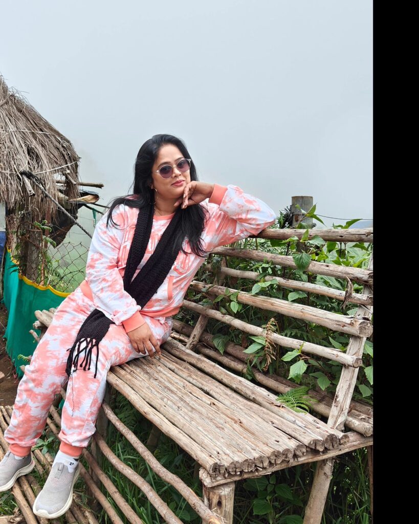 Actress Devipriya HD Instagram Photos and Wallpapers July 2024 | Gethu ...