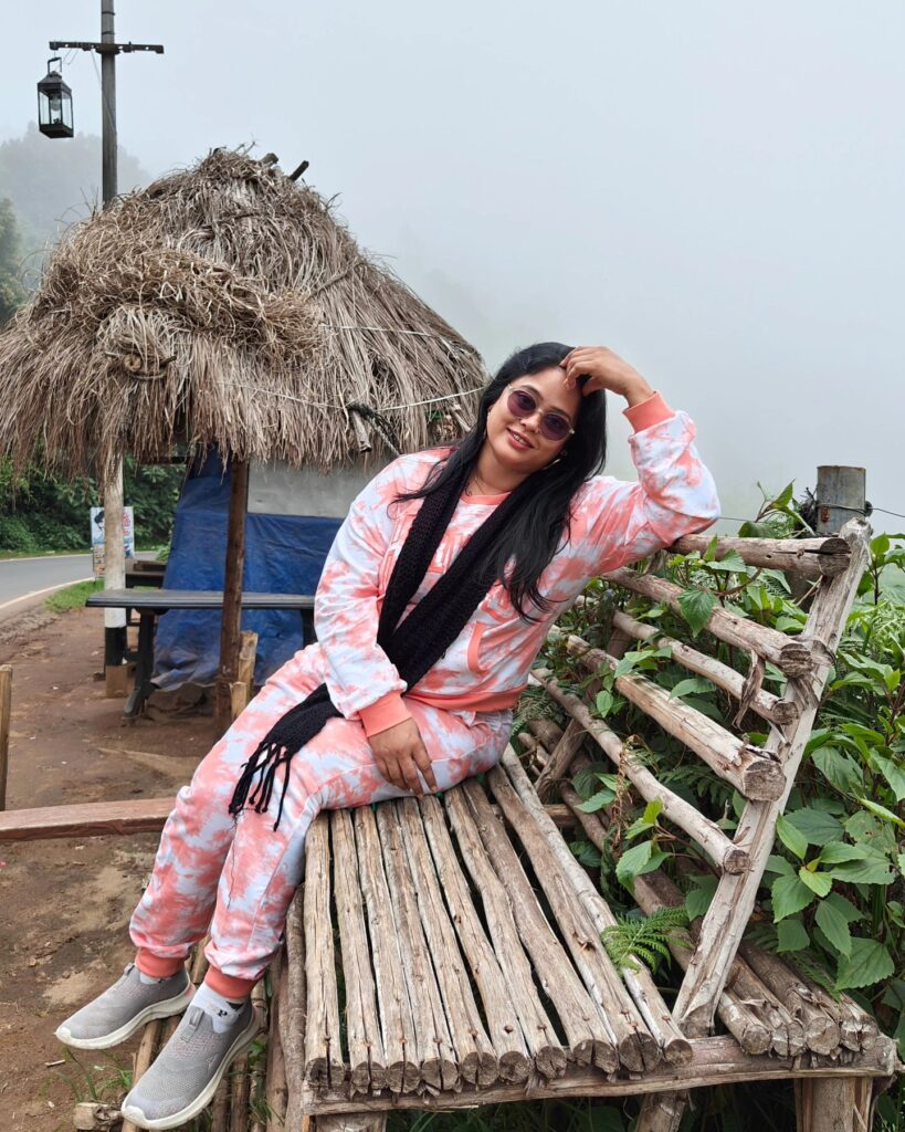 Actress Devipriya HD Instagram Photos and Wallpapers July 2024 | Gethu ...