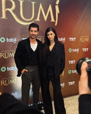 Devrim Özkan Instagram - about last night ⚔️
#Rumi season 2 Gala 🦚@tabii 
Ayakkabı: @alexandermcqueen 
Takı : @karunjewellery 
Saç: @harunates001 
Makyaj : @bencetugba