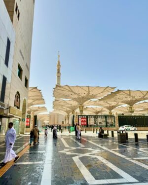 Dewi Amanda Instagram - Medinah🇸🇦 First Day #umroh #dewiamanda #medinah #madinah #nabawimosque #arabsaudi ❤️
