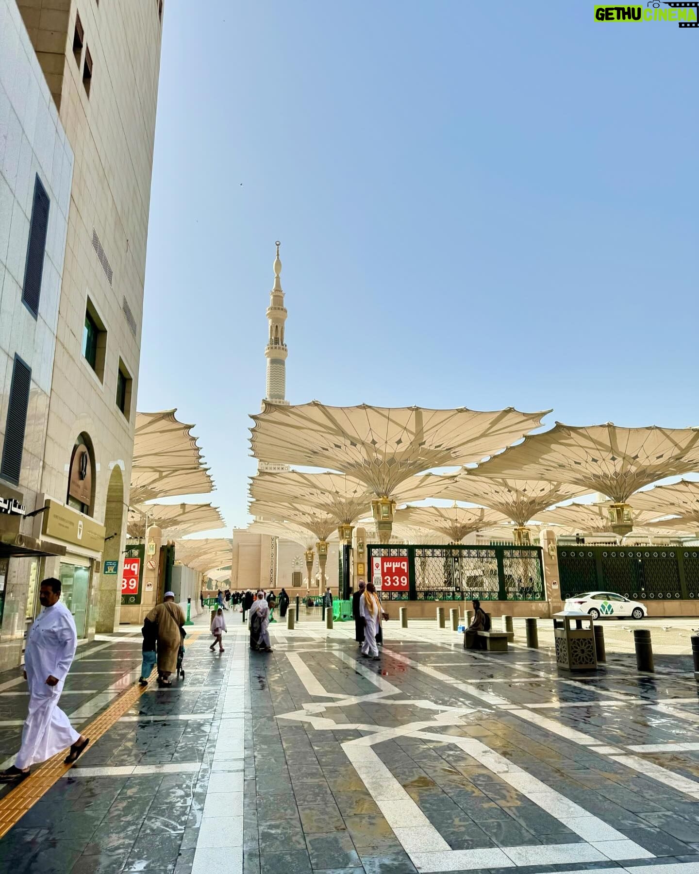 Dewi Amanda - 2.3K Likes - Medinah🇸🇦 First Day #umroh #dewiamanda #medinah #madinah #nabawimosque #arabsaudi ❤️