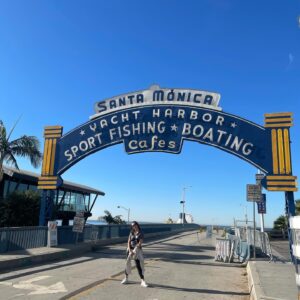 Dewi Amanda Instagram - California Dump🇺🇸❤️#dewiamanda #california #losangeles #america #usa #santamonica #americanfilmmarket2023 🎬🎥