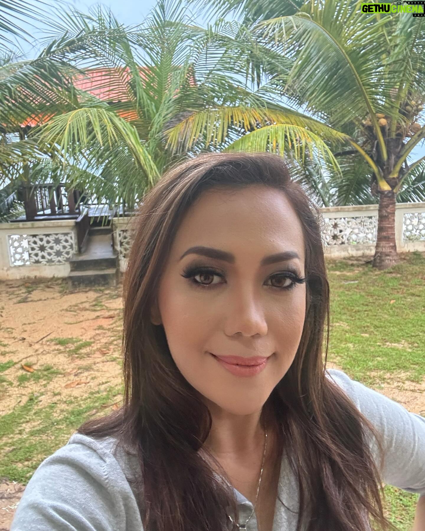 Dewi Amanda - 2K Likes - Almost 3weeks in the making of film in Kuala Trengganu-Malaysia,Work with Director From India and Malaysia Crews-Actress&Actors Malaysia,Felt blessed because i am the only from Indonesia as an actress (Putri 1)
Another experience and another my upcoming movie again..Thank GOD and Thank you everyone,See you in another Project Film😜🎥🎬#film #mayang #malaysia #indonesia #india