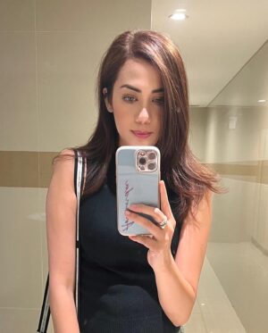 Dewi Amanda Instagram - Respect is earned ❤️
Honesty is appreciated ✌️
Trust is gained 🥂
Loyalty is returned 😘
#quotesoftheday #qouteslife #dewiamanda #ootd #qoutes #ootdsummer