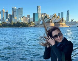 Dewi Amanda Instagram - Back to Home in Sydney..Spend my times with my Husband and catch the sunset,It’s the good things in my life❤️🇦🇺🦘🐨
Pics📸by: Lovely Hubs! @mattwilliams_act
#sunsetlovers #sydney #sydneysiders #australia #dewiamanda #operahousesydney #darlingharbour #aussie