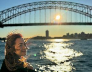 Dewi Amanda Instagram - Back to Home in Sydney..Spend my times with my Husband and catch the sunset,It’s the good things in my life❤️🇦🇺🦘🐨
Pics📸by: Lovely Hubs! @mattwilliams_act
#sunsetlovers #sydney #sydneysiders #australia #dewiamanda #operahousesydney #darlingharbour #aussie