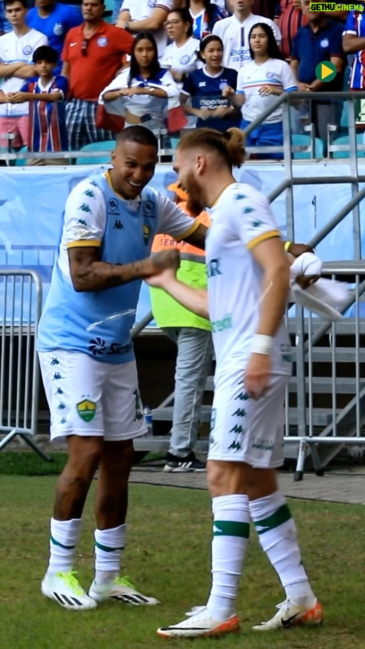 Deyverson - 301.8K Likes - De volta e feliz por essa vitória 😉
Trabalho não para, @cuiabaec! Só agradecer a Deus 🙏🏽🔰
📸 @rodrigopolidoro1986
