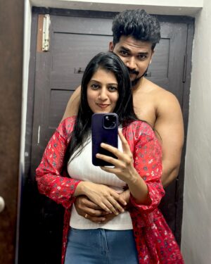 Dhanalakshmi Saminathan Instagram - 🌝✨

#love #loveofmylife #family #couple #thenewsreadercouple #explore #featured #dhana #murasu #dhanamurasu