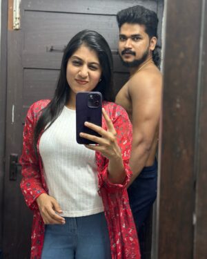Dhanalakshmi Saminathan Instagram - 🌝✨

#love #loveofmylife #family #couple #thenewsreadercouple #explore #featured #dhana #murasu #dhanamurasu