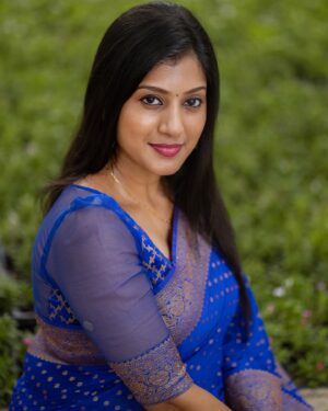 Dhanalakshmi Saminathan Instagram - ஊதா பூ🦋🌷

Saree from : @oyyarii 
Shot by: @g_a_n_e_s_h_1105 
Blouse: @askcouture.7 

{Saree, Saree fashion, Aesthetic, Tamil}

#tamil #saree #oyyari #chennai #fyp #foryou #love #tamilcinema #featured #dhanasaminathan