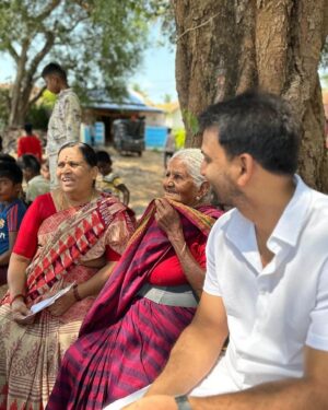 Dhananjay Instagram - “ಜೊತಿಗಿರರನ್ನ ಚೆನ್ನಾಗ್ ನೋಡ್ಕ್ಯಬೇಕು ಗೊತ್ತಾತ, ಅವರು ನಿನ್ನ ಚೆನ್ನಾಗ್ ನೋಡ್ಕೆಂತರೆ, ಗೊತ್ತಾತೇನೋ “ 
ನಿನ್ನ ಮಾತು ನಿನ್ನ ಬದುಕು ನನ್ನೆದೆಯೊಳಗೆ ನಿರಂತರ ಉರಿಯುವ ದೀಪ.
ಹೋಗಿ ಬಾ ಮಲ್ಲವ್ವ🙏❤️