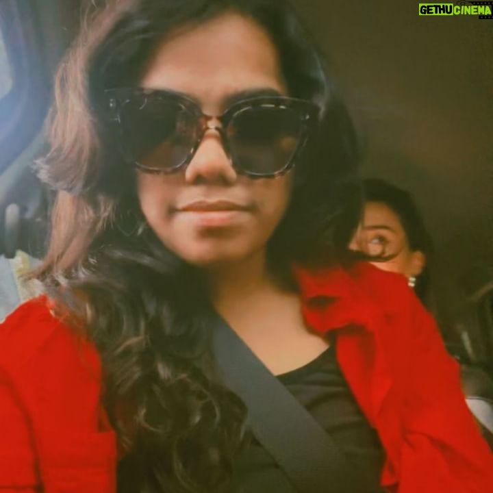 Dharshna Sripal - 37K Likes - My closest pals. āØ