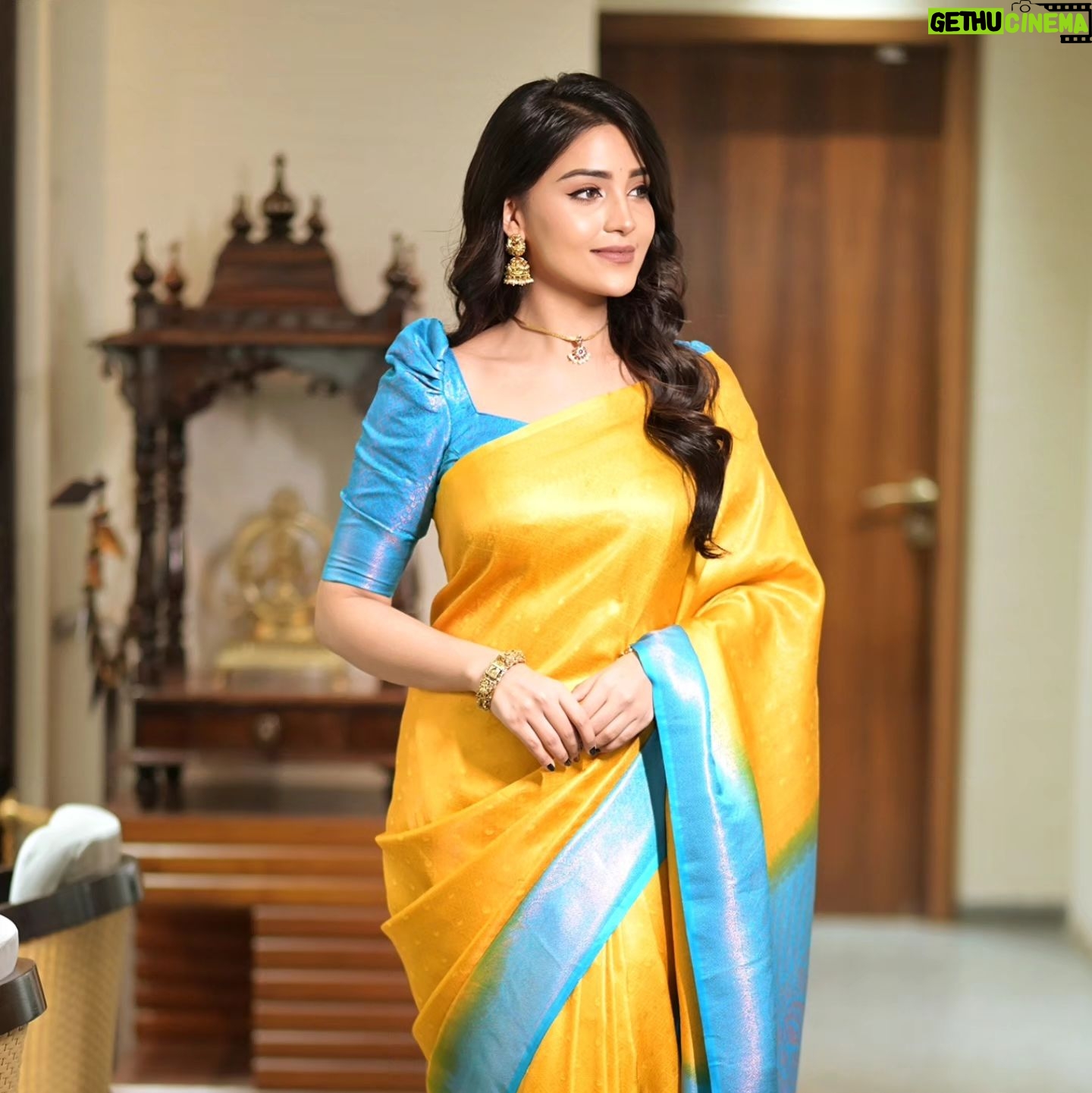 Dharshna Sripal - 27.7K Likes - Wearing this stunning piece of jewelry from the latest collection at @new_ideas_fashions 💫