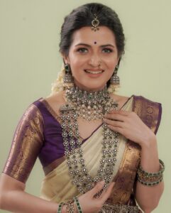 VJ Dhivyadharshini HD Instagram Photos and Wallpapers July 2024
