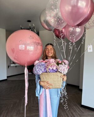 Diana Gloster Instagram - Найкращий спосіб мене привітати - це задонатити на мій збір для наших хлопців у ЗСУ💛 Посилання в сторіз!