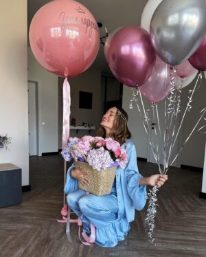 Diana Gloster Instagram - Найкращий спосіб мене привітати - це задонатити на мій збір для наших хлопців у ЗСУ💛 Посилання в сторіз!