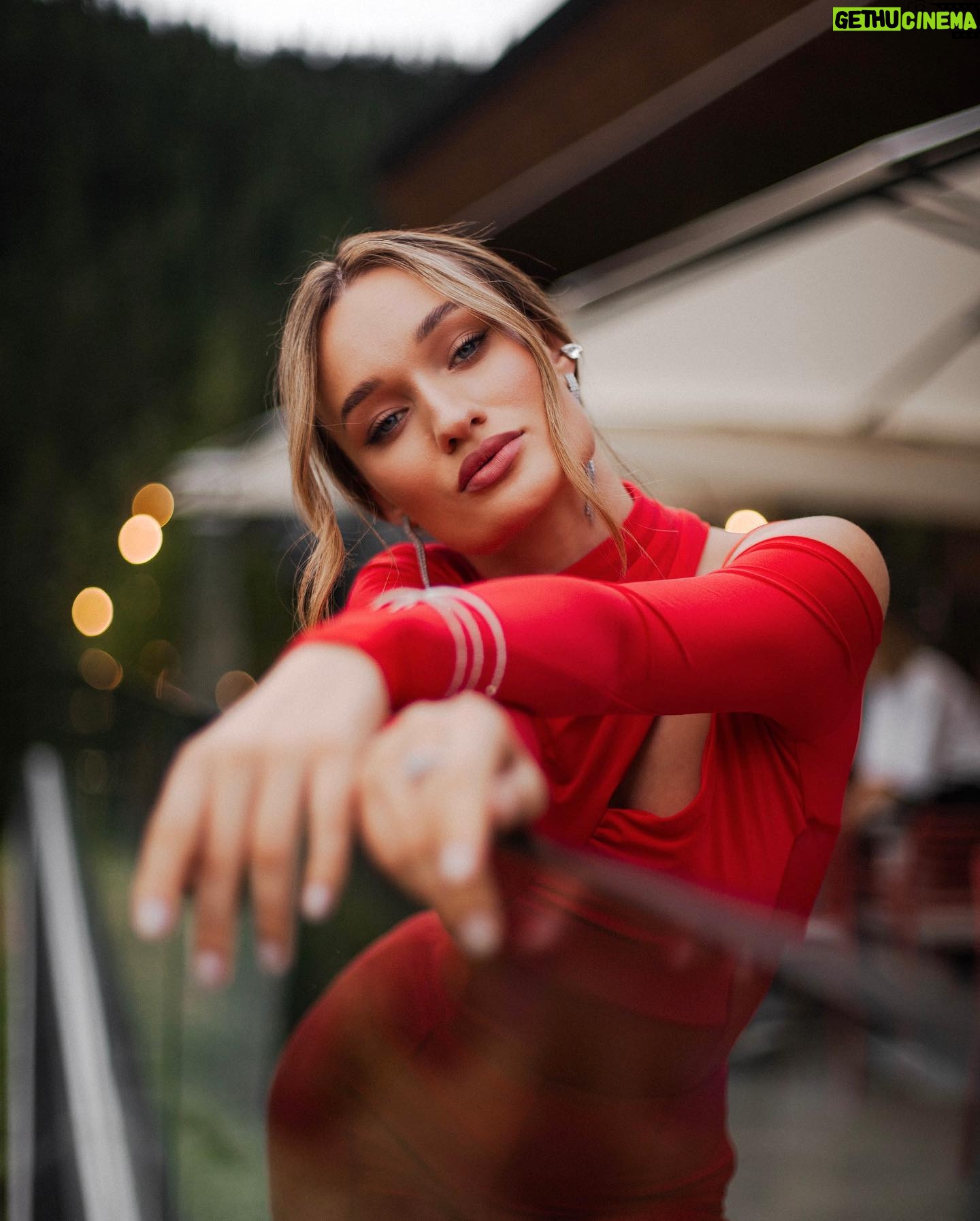 Diana Gloster - 7K Likes - Які ми гарні! І якою класною ідеєю було зробити дрес-код “RED”❤️🔥
Останній пост з Дня Народження Анічки☺️Такий душевний був вечір, та й вся поїздка, що хотілося зупинити час ✨Дякую тобі, магічна дівчинко @annatrincher_official 🥹🫂
Всі наші пригоди - в сторіз (дивіться, поки ще є, бо скоро сторіз зникнуть)😏
Бренд костюму выдмітила на 7 фото, а також залишаю в тг-каналі, як завжди)