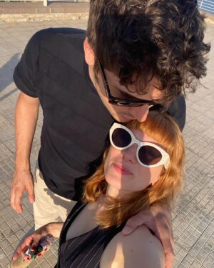Diana Gómez Instagram - Molta sal a la pell, pasta, pessigolles i castells de sorra 🪁