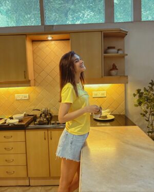 Diana Penty Instagram - Here for the snacks