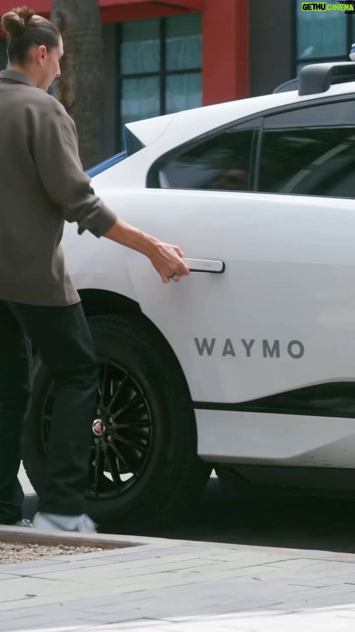 Diana Taurasi - 5.9K Likes - You know Iâm always on the move. With @Waymo, I get some peace knowing I can get where I need to go safely and efficiently. From training to game day, Waymo is my go-to ride.⨠#WaymoPartner
Download the Waymo One app and ride in Phoenix today.